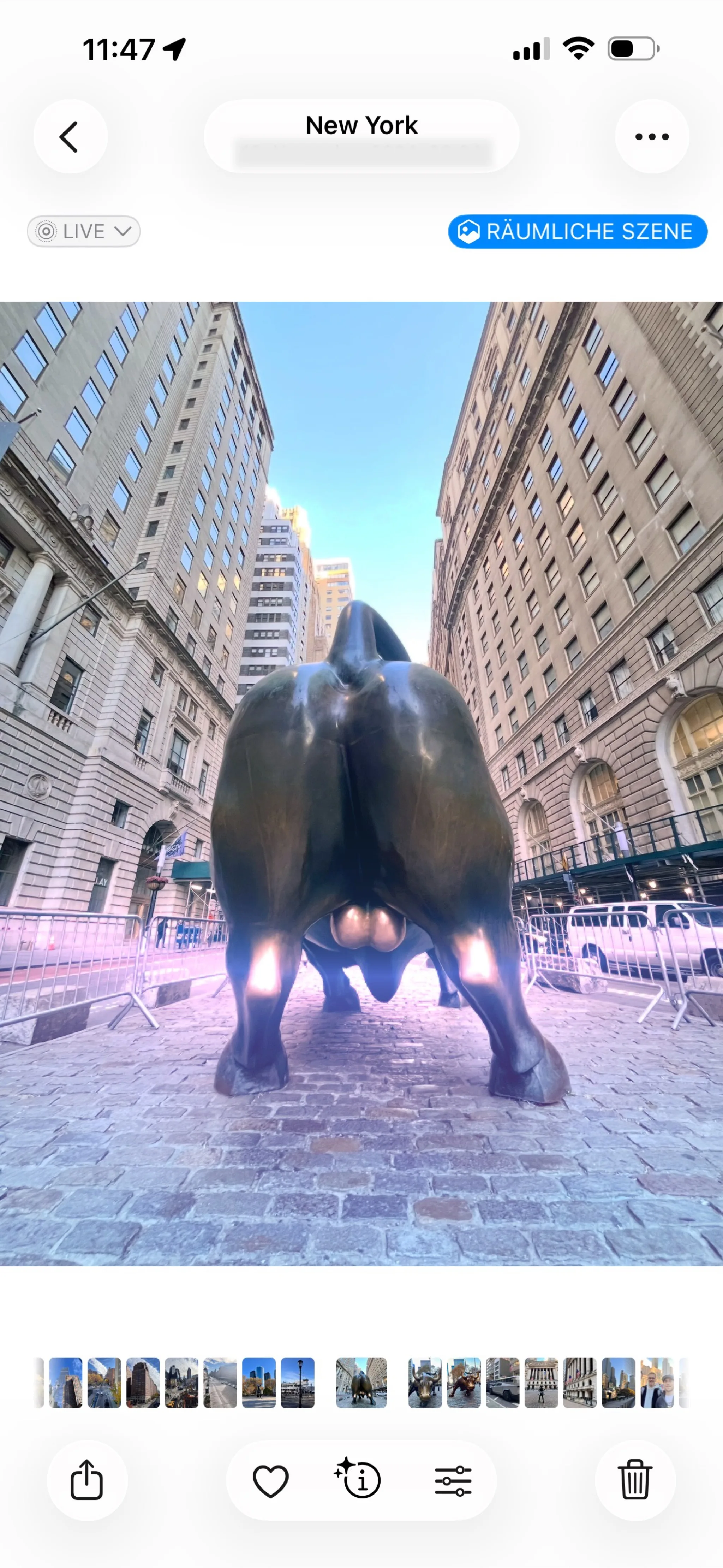 Räumliche Szene in der Fotos-App – Den Wallstreet Bullen von hinten, räumlich - fast als würde man davor stehen, sieht man auch nicht alle Tage
