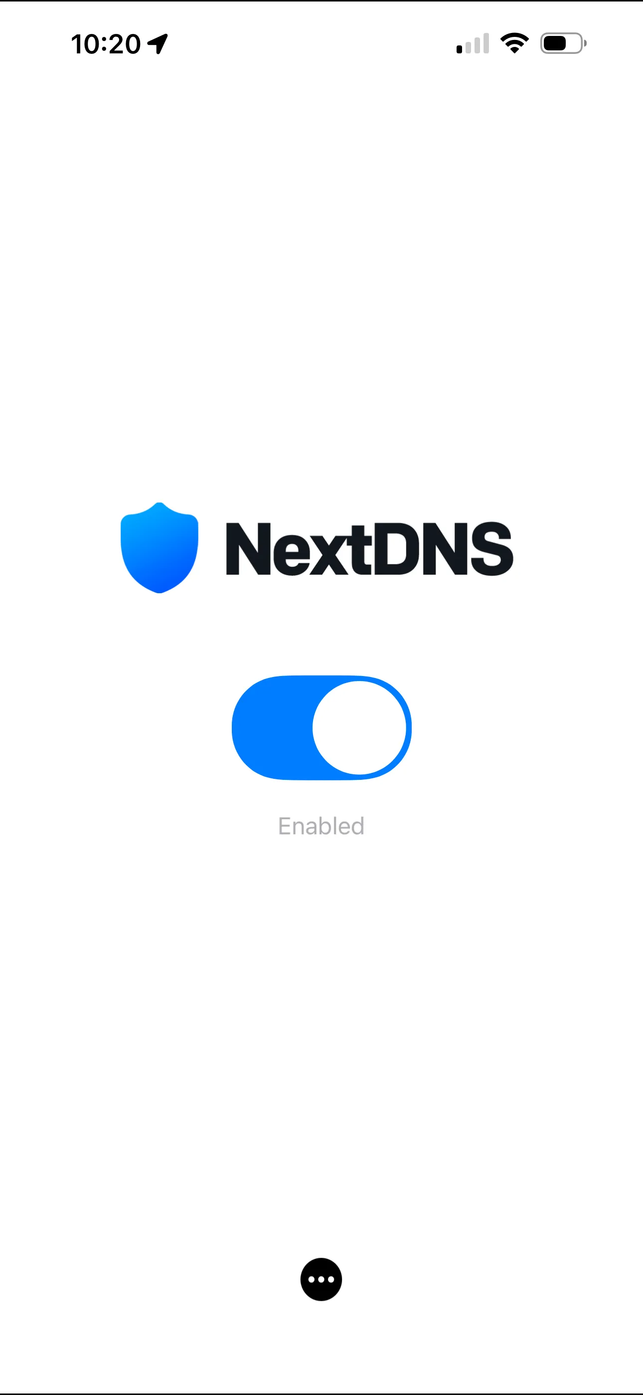 NextDNS App – Startscreen zeigt aktiven Schutzstatus und Statistik